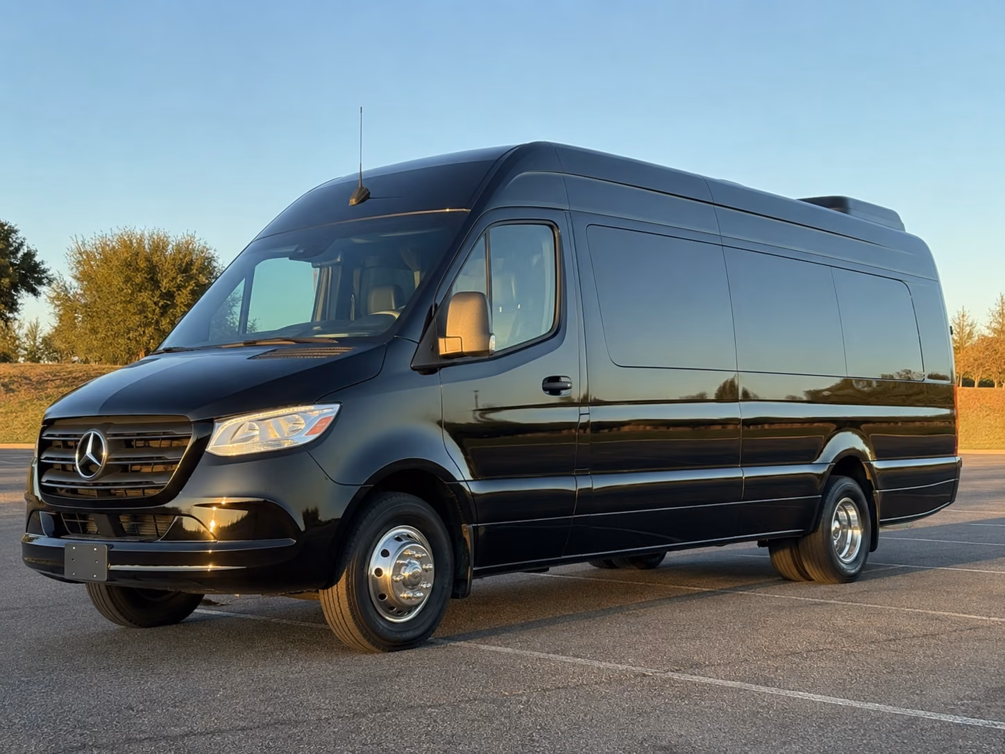find the perfect transportation for your next airport transfer 5